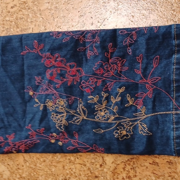 FDJ Women's Indigo Denim Jeans With Floral Embroidery Size 16 NWOT - Picture 9 of 9